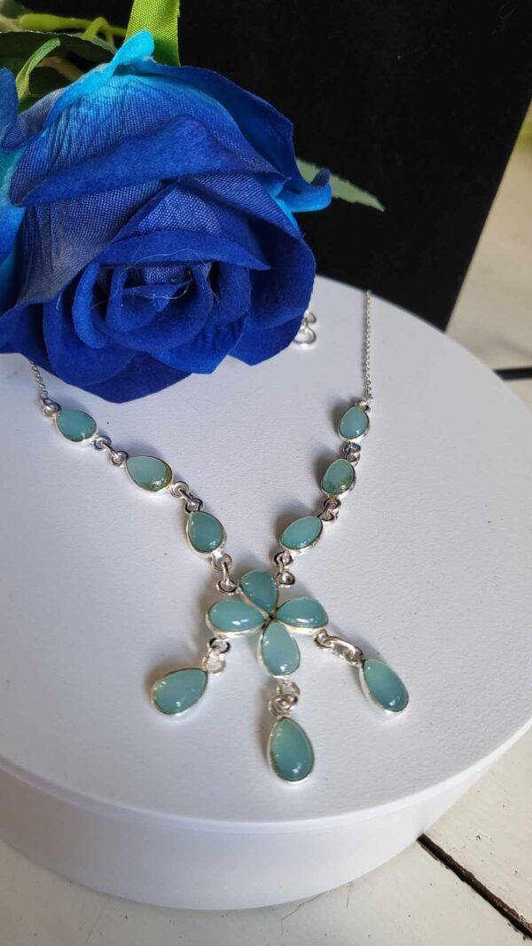 Avaloniet/ Blauwe Chalcedoon zilveren ketting