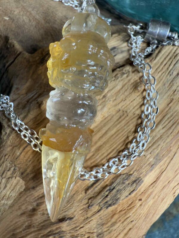 Phurba (Wapen van Licht) Golden Healer met zilveren ketting